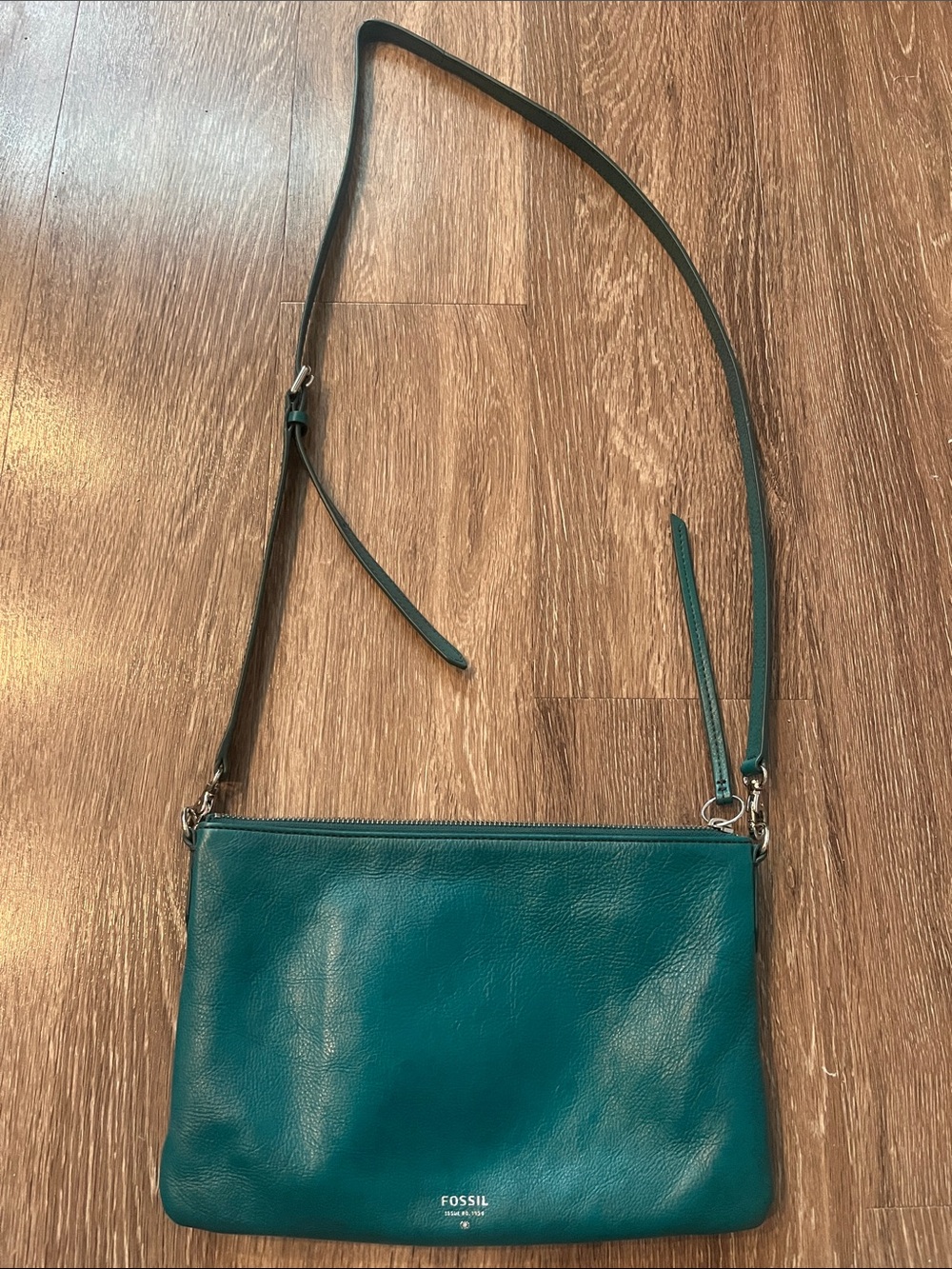 Fossil Classic Sydney Crossbody in teal
